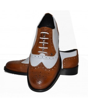 Chaussure derby marron et blanche en cuir grainé Nevermind