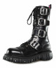 Rangers Nevermind 14 œillets en cuir noir, avec sangles métalliques et semelle rivetée – style cyber-goth industriel.