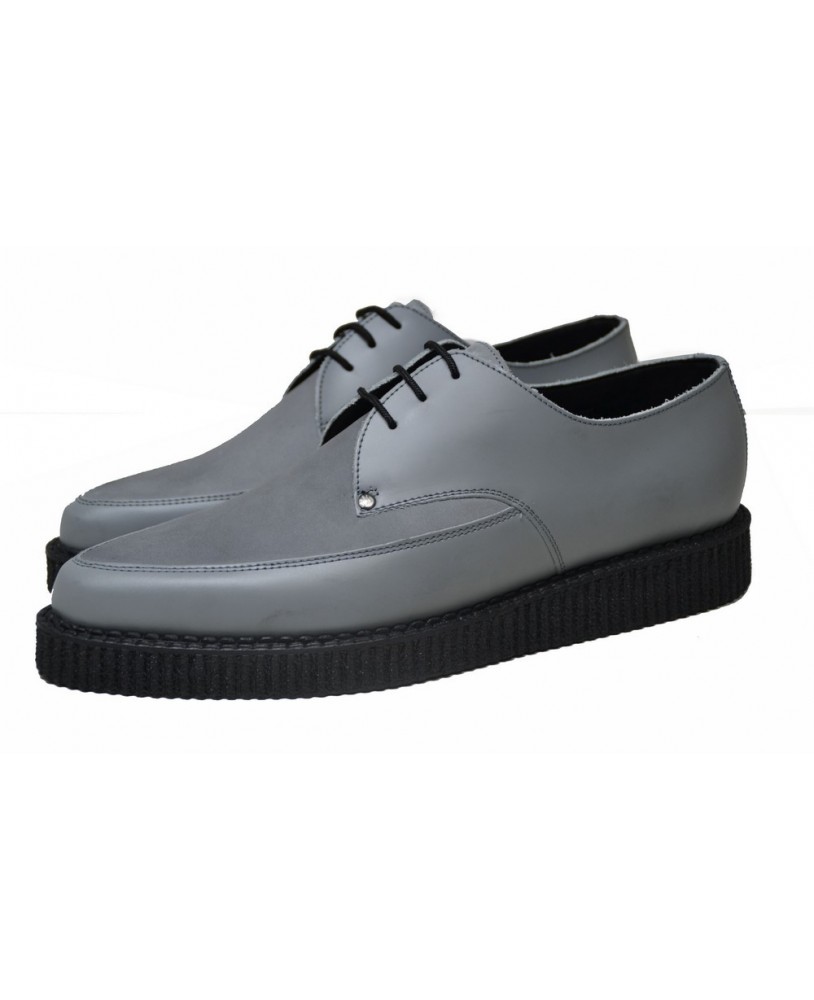 Spitze Creepers von Nevermind aus grauem Glattleder und Wildleder mit schwarzer Sohle.