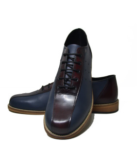 Chaussure de bowling Nevermind en cuir bleu marine & bordeaux.