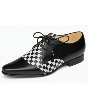 Zapatos de cuero con estampado de damero en blanco y negro – Nevermind – estilo rock gráfico