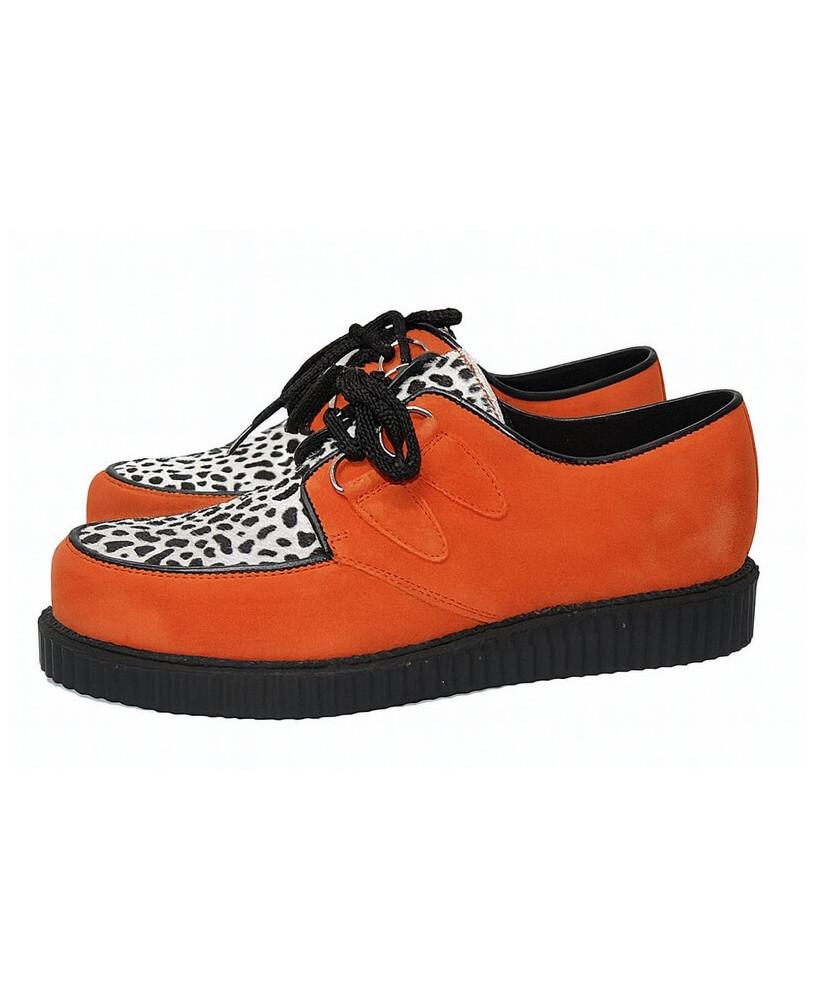 Creepers en suède orange, fourrure bovine léopard, semelle gomme 3 cm.