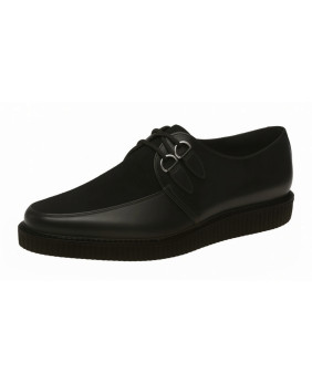 Creepers pointue en nubuck noir avec empiècements en cuir lisse noir et semelle simple en gomme noire de 3 cm.