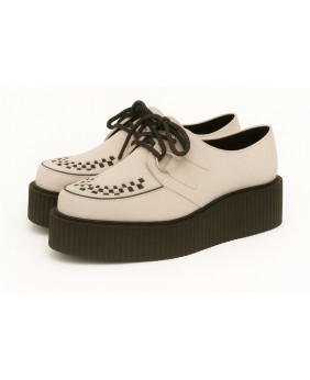 Creepers Nevermind in nabuk beige chiaro con doppia suola – sobrietà ed eleganza su suola nera.