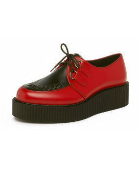 Creepers Nevermind en cuero liso bicolor rojo fuego y negro con entramado artesanal y suela doble negra.