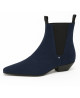 Nevermind Chelsea boots in navy blue suede-look.