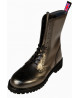 Rangers Nevermind 10 eyelets in black leather brogue style – sobriety and alternative elegance.