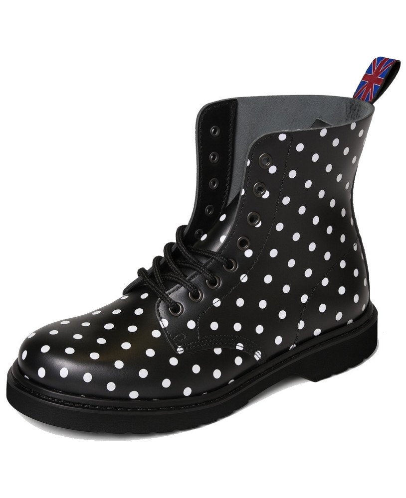 Punk Stiefel mit Punkten 8 Ösen aus Leder.