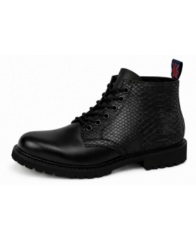 Rangers Nevermind cuir noir et imitation python noir avec 6 œillets et semelle caoutchouc naturel.
