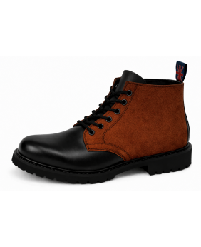 Rangers Nevermind cuir noir et nubuck marron avec 6 œillets et semelle caoutchouc naturel.