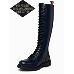 Botas Ranger Nevermind Shadow Command de 30 ojales en cuero azul marino con ojales negros.