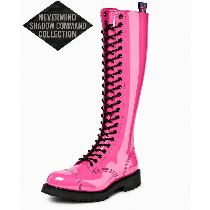 Anfibi Ranger Nevermind Shadow Command a 30 fori in pelle verniciata rosa con occhielli neri.