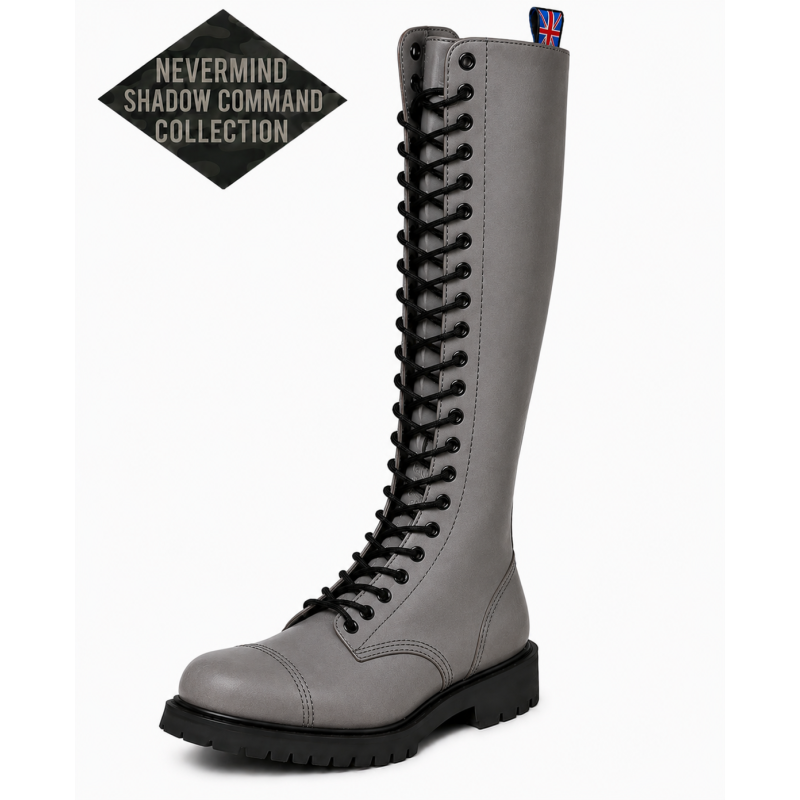 Anfibi Ranger Nevermind Shadow Command a 30 fori in pelle grigia con occhielli neri.