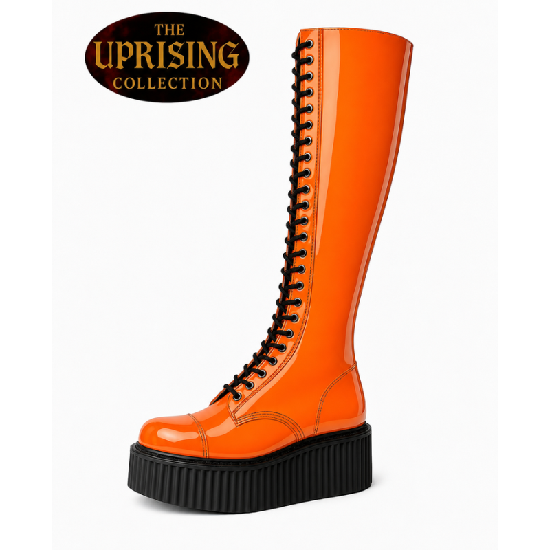 Bottes plateforme 30 œillets The Uprising en cuir verni orange avec semelle creeper UMD noire de 5 cm.
