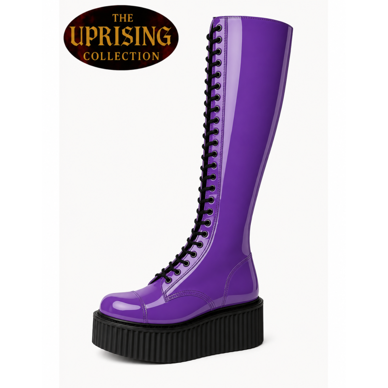 Stivali platform The Uprising a 30 occhielli in pelle verniciata viola con suola creeper UMD nera da 5 cm.
