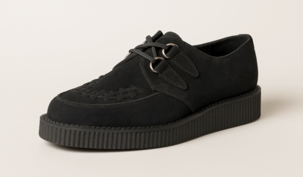 Creepers with single crepe sole in black suede