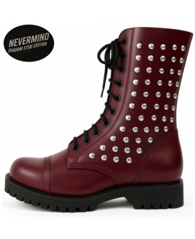 Shadow Stud Rangers aus bordeauxrotem Leder mit 10 Ösen und Nieten
